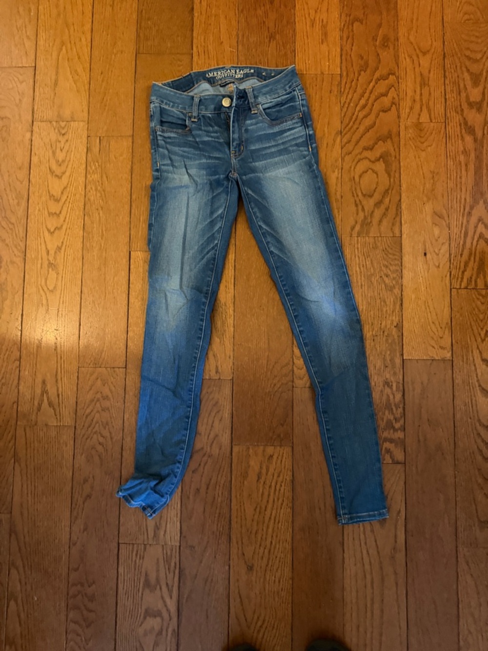 American Eagle Outfitters Skinny Jeans in Faded Blue Wash